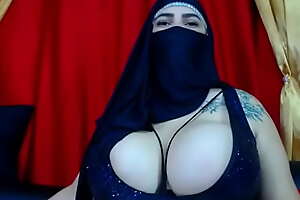 Arab Sharmi i big breast big ass anl Arab Sharmi i big breast