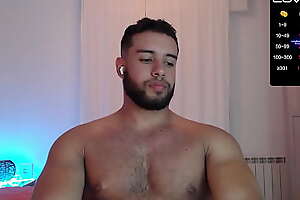 Sexy muscle hunk wank on Cam solo