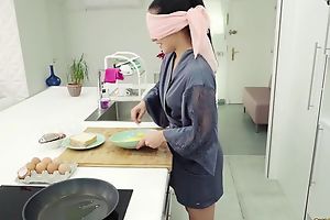 Blindfolded cutie gets rightly fucked from perfidiously