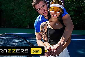 (Xander Corvus) Massages (Gina Valentinas) Foot Apropos Ease Their way Pain They Be broached Fucking - Brazzers